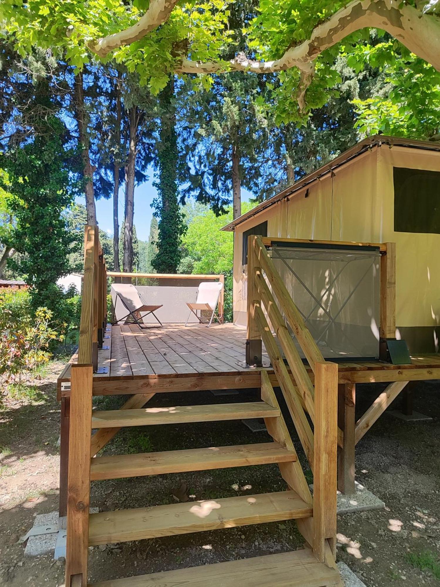 Camping Porte Des Alpilles By M.A Destination Glamping Saint-Etienne-du-Gres Exterior photo