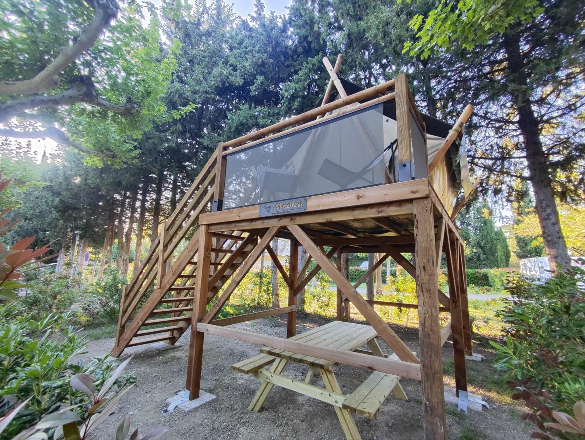 Camping Porte Des Alpilles By M.A Destination Glamping Saint-Etienne-du-Gres Exterior photo