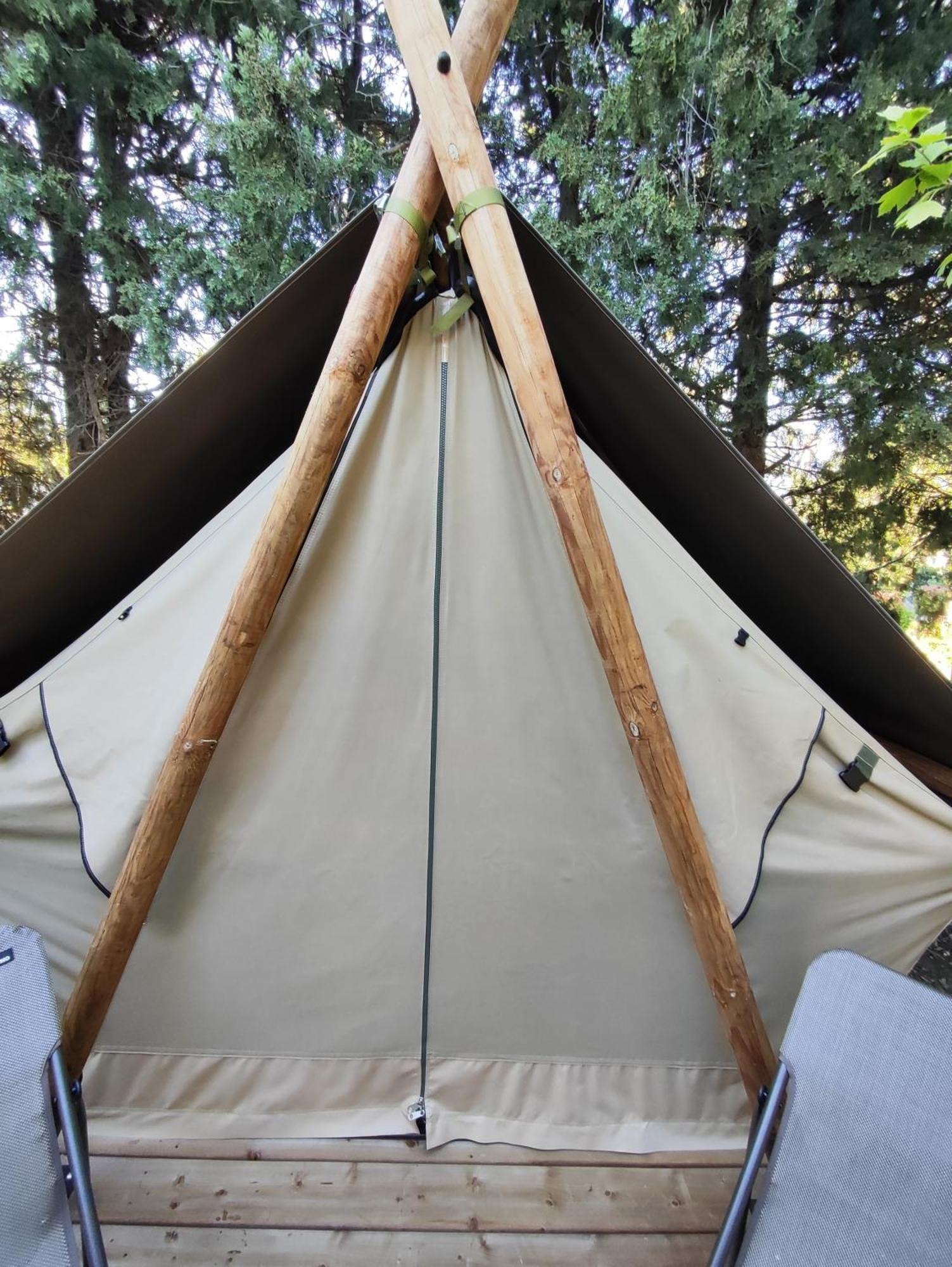 Camping Porte Des Alpilles By M.A Destination Glamping Saint-Etienne-du-Gres Exterior photo